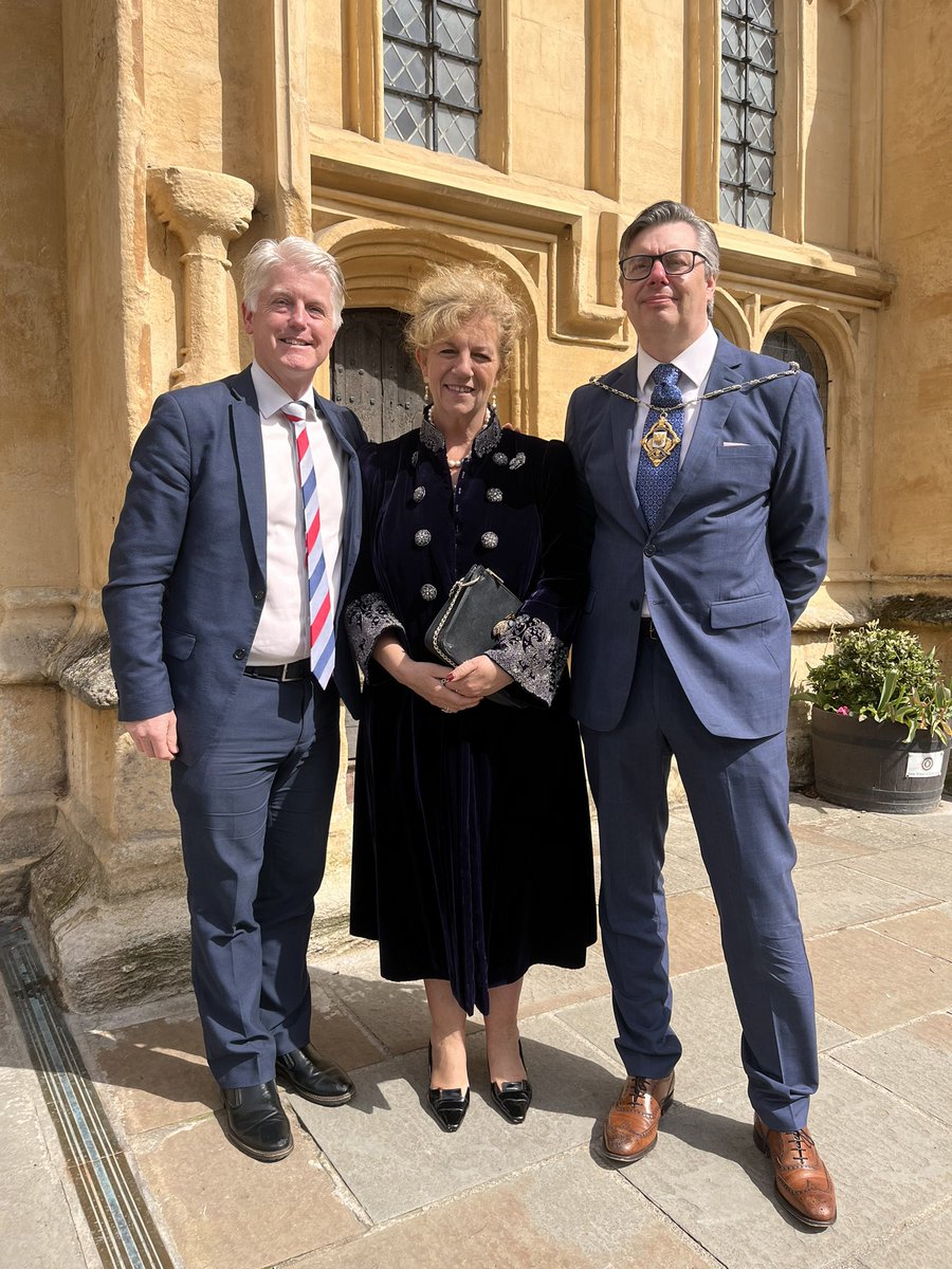 joininchina's tweet image. Sun came out at end of a v enjoyable service to celebrate coronation of King Charles III. A historic event not to be missed 👑 #volunteering #Services #community