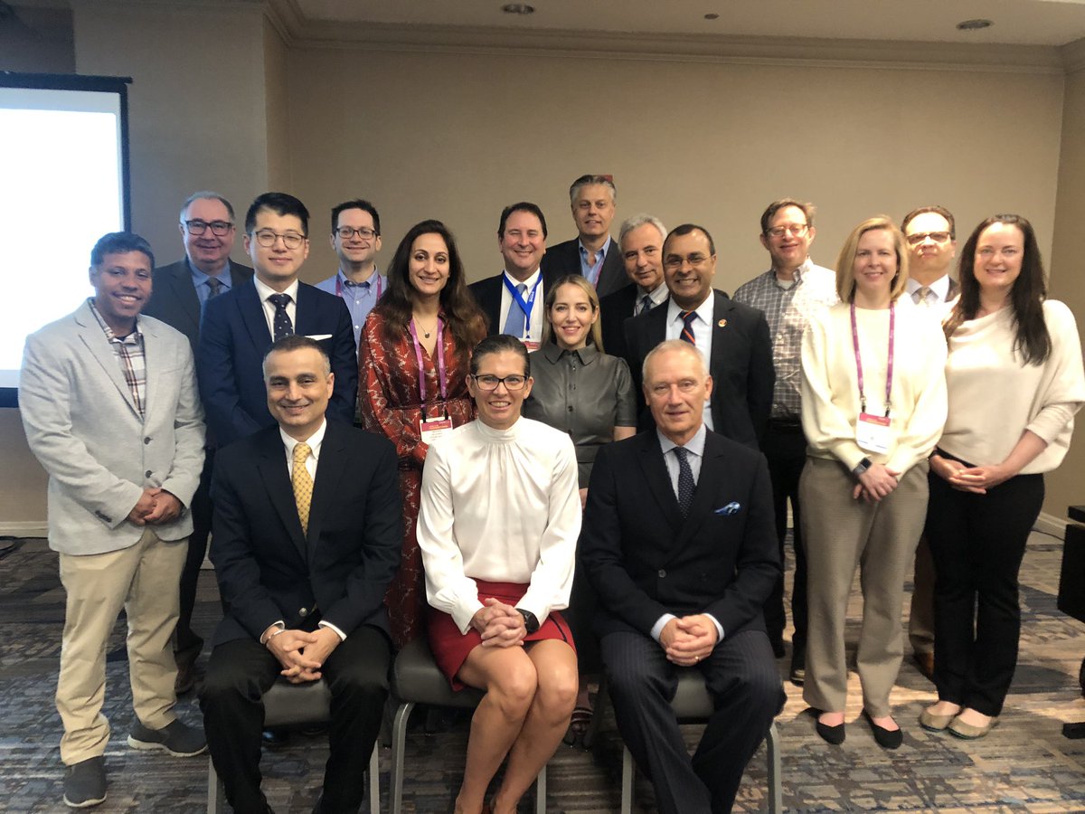 #RedJournal Strong! 📕💪 CoEICs @MLongMD and @JasmohanBajaj with members of Editorial Board & ACG Prez @DanielPambianco in Chicago today! #DDW2023 #MostReadinRed