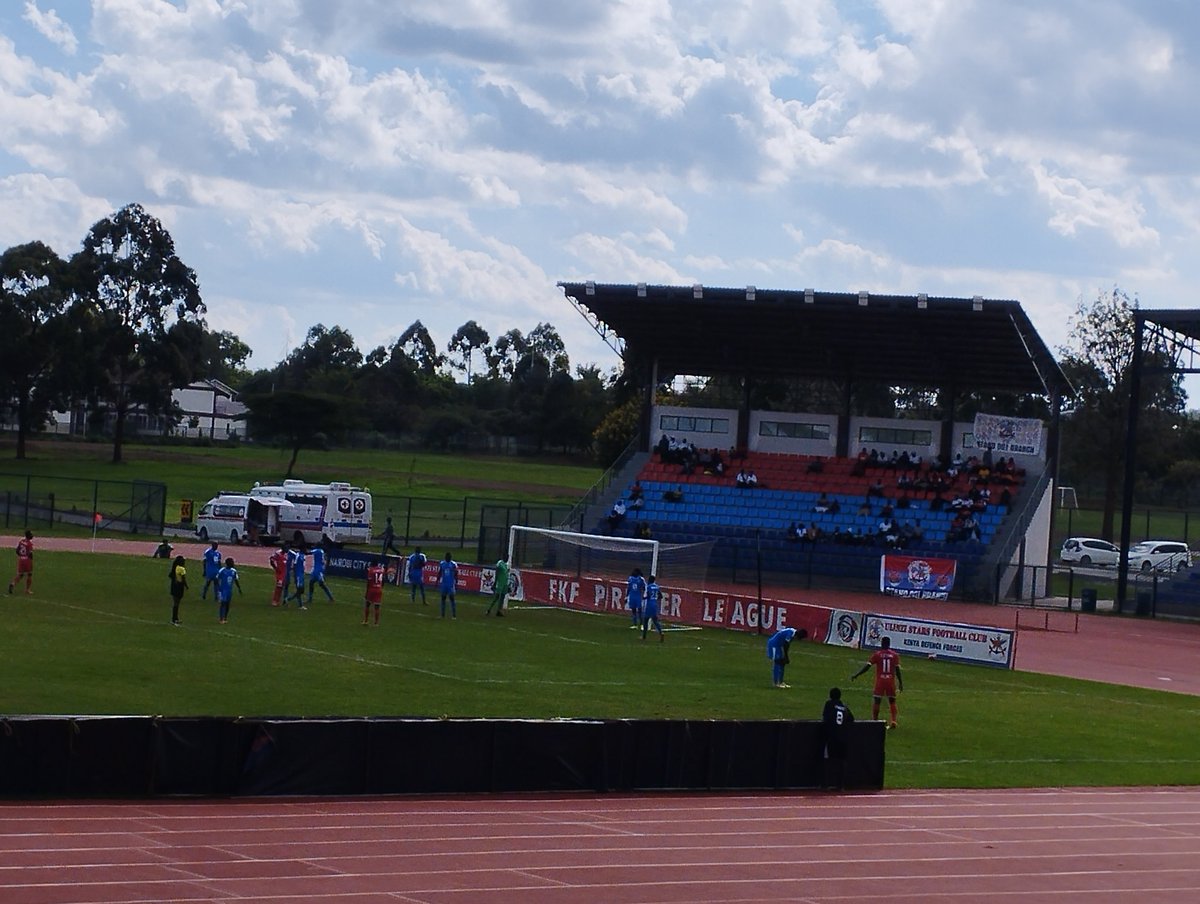 MKenyaFulani48's tweet photo. Yoh @GitsJunior #Stand001 kwani imenyeshewa. Very silent.
Skia vile stand 5 iko na hype na ni away team. ๐๐ https://t.co/Tt1tF6e6p9