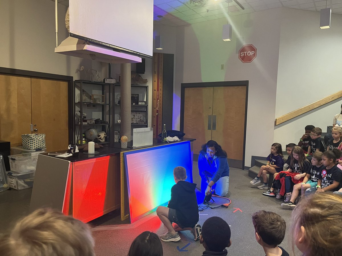HiottHope's tweet photo. First field trip ever for these Firsties and we had a blast! #oneRCE https://t.co/MikaOL0PyZ