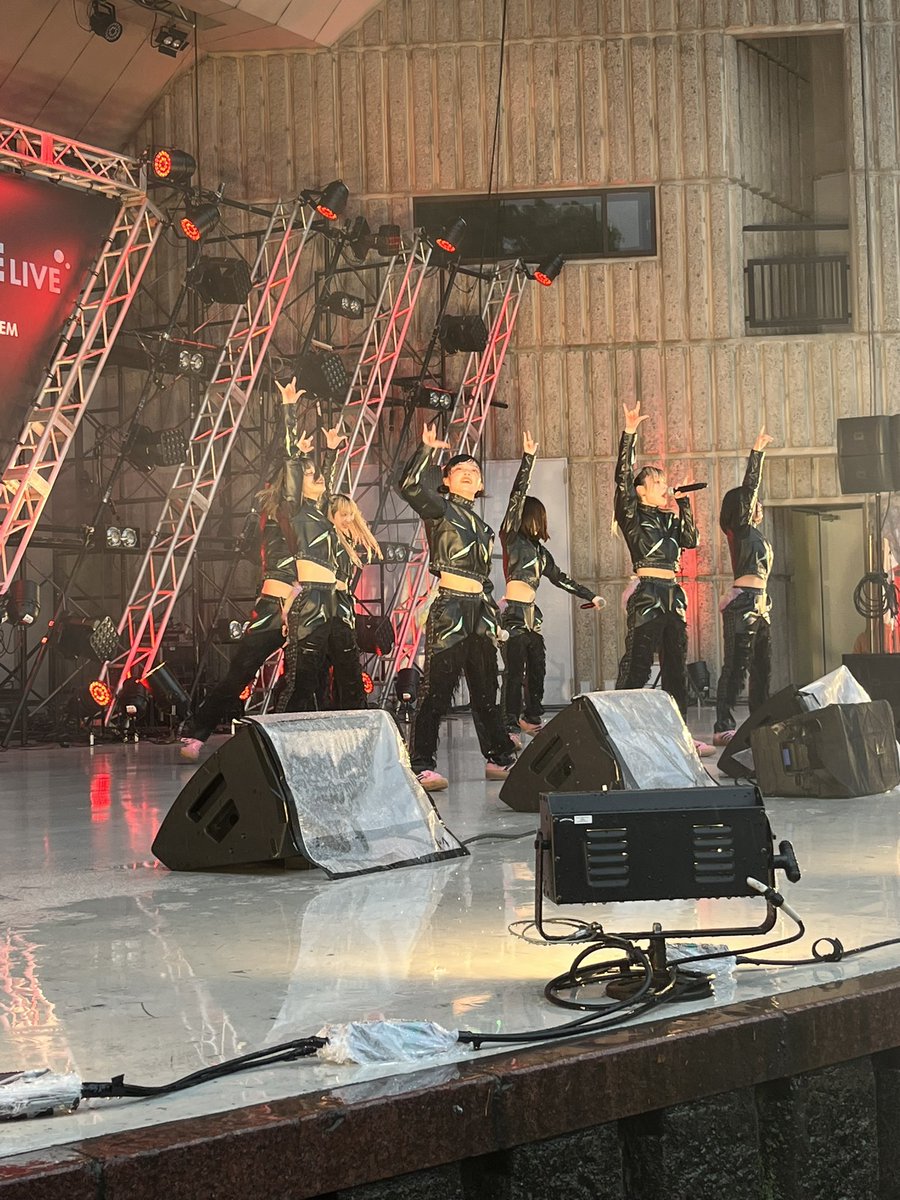 Minionsky2's tweet photo. 1番前っていう特等席で大好きな推し
眺められた最高のライブだった❣️
最高の1日をありがとう❕
風邪ひかないように暖かくする❕
#ASP
#FRUITSZIPPER 
#ExWHYZ
#新しい学校のリーダーズ
#UZONELIVE https://t.co/Hv980N3o0v