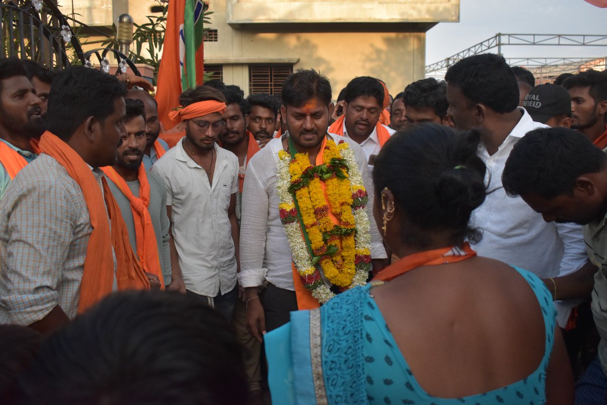 KrishnaNaik07's tweet photo. ಬ್ಯಾಲಹುನ್ಸಿ, ನಂದಿಗಾವಿ ಮತ್ತು ಕಾಂತೆಬೆನ್ನೂರು ಗ್ರಾಮದಲ್ಲಿ ನಡೆಸಿದ ಮಾತಯಾಚನೆ.

#krishnanaik #bjphuvinahadagali https://t.co/v8f9luh7PO