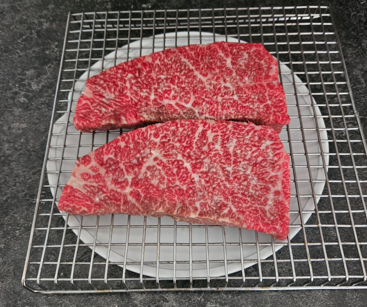 Sonnenblitz2's tweet photo. #Mahlzeit Heute gab es ein super leckeres Dry aged Wagyu Teppanyaki Steak vom #Beefer
#food #foodphotography #foodblogger #foodblog https://t.co/SBv3LTvz68
