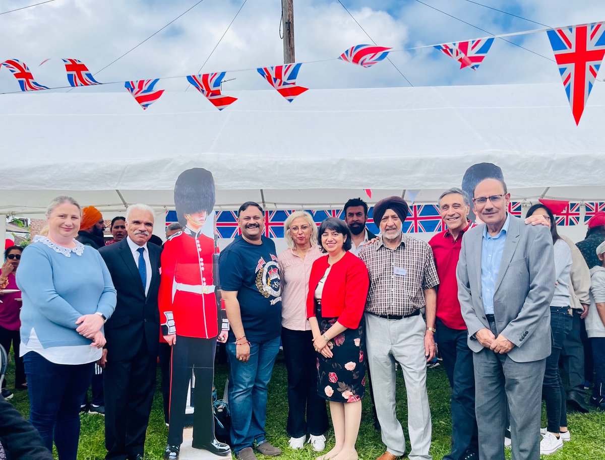 LBofHounslow's tweet photo. Amazing atmosphere at Burns Way #Coronation street party 🥳 with Leader of Hounslow Council @shansview &amp; @seemamalhotra1 Feltham &amp; Heston MP 🫶🏼

Great to see neighbours come together to celebrate the #Coronation ❤️ https://t.co/ciF54T2frV