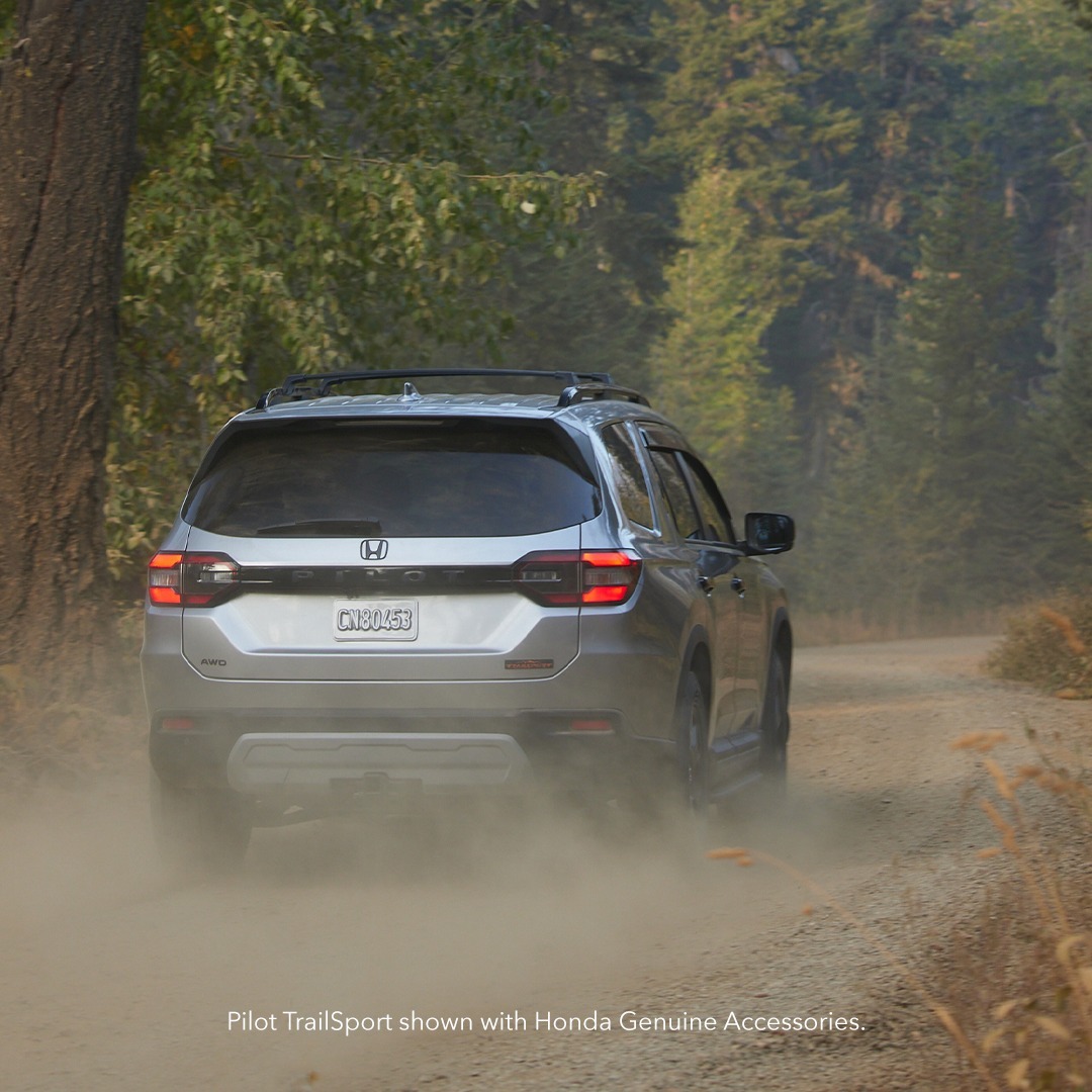 🚙👨‍👩‍👧‍👦🏞️ Ready for your next family adventure? Experience the ultimate thrill with the Honda Pilot TrailSport! With its rugged design, all-terrain tires, and advanced AWD system, this SUV is perfect for exploring the great outdoors.

🌐 AtlanticHonda.com