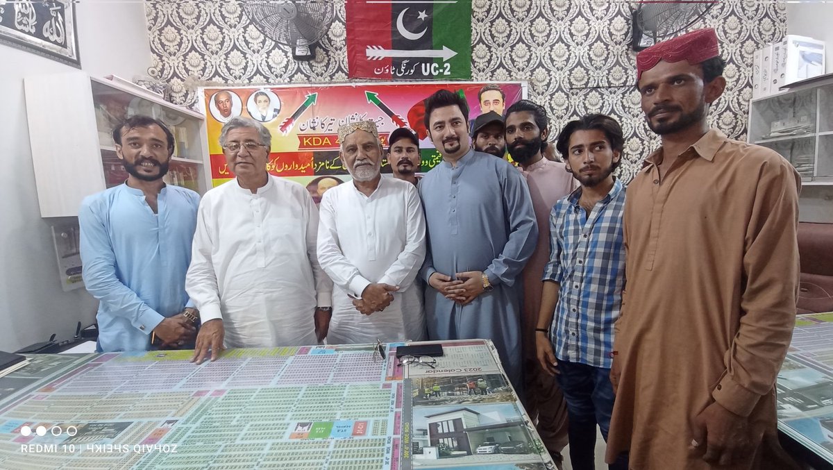 رہنما پاکستان پیپلز پارٹی و ڈپٹی جنرل سیکرٹری کراچی ڈویژن ٹھاکر ذوالفقار قائم خانی صاحب نے کورنگی ٹاؤن کی یوسی 02 میں ہونے والے بلدیاتی الیکشن مختلف کیمپوں کا  وزٹ 🇵🇰🇱🇾