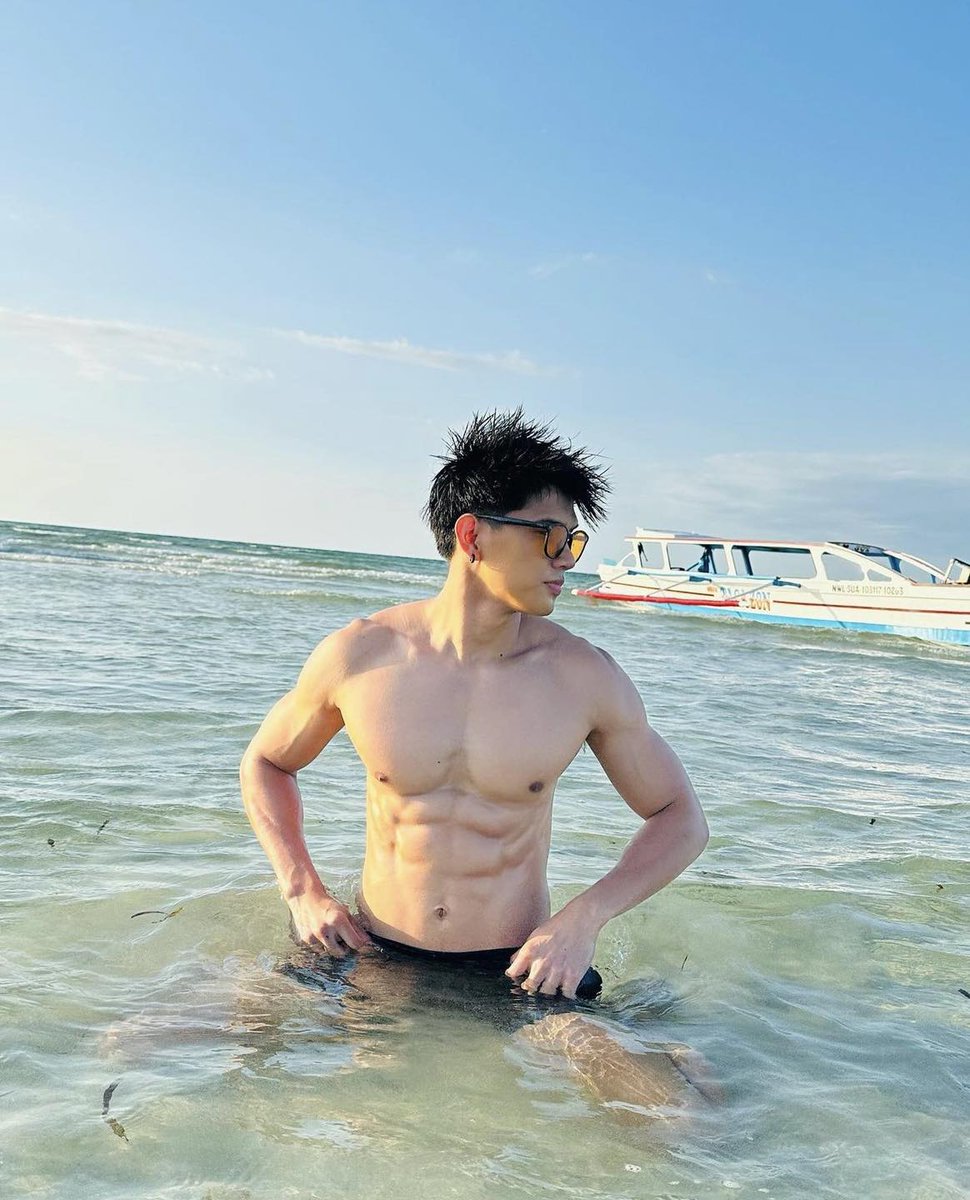 iamethanrufino's tweet photo. #SarapNgPinoy #YummyliciousPinoys #SnapsHOTs #HottestPinoyGuys ..... James Yvonne Leron. https://t.co/VZe8pLfym9