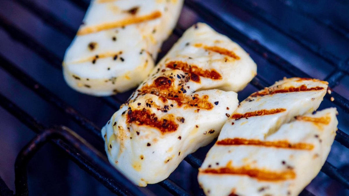 FinancialMirror's tweet image. #Cyprus has lost its first #halloumi battles in European courts since the traditional cheese was granted Product of Designated Origin status (PDO), as European Courts ruled in favour of #Bulgarian and #Swedish imitators #bbqloumi and #grilloumi
financialmirror.com/2023/05/07/hal…