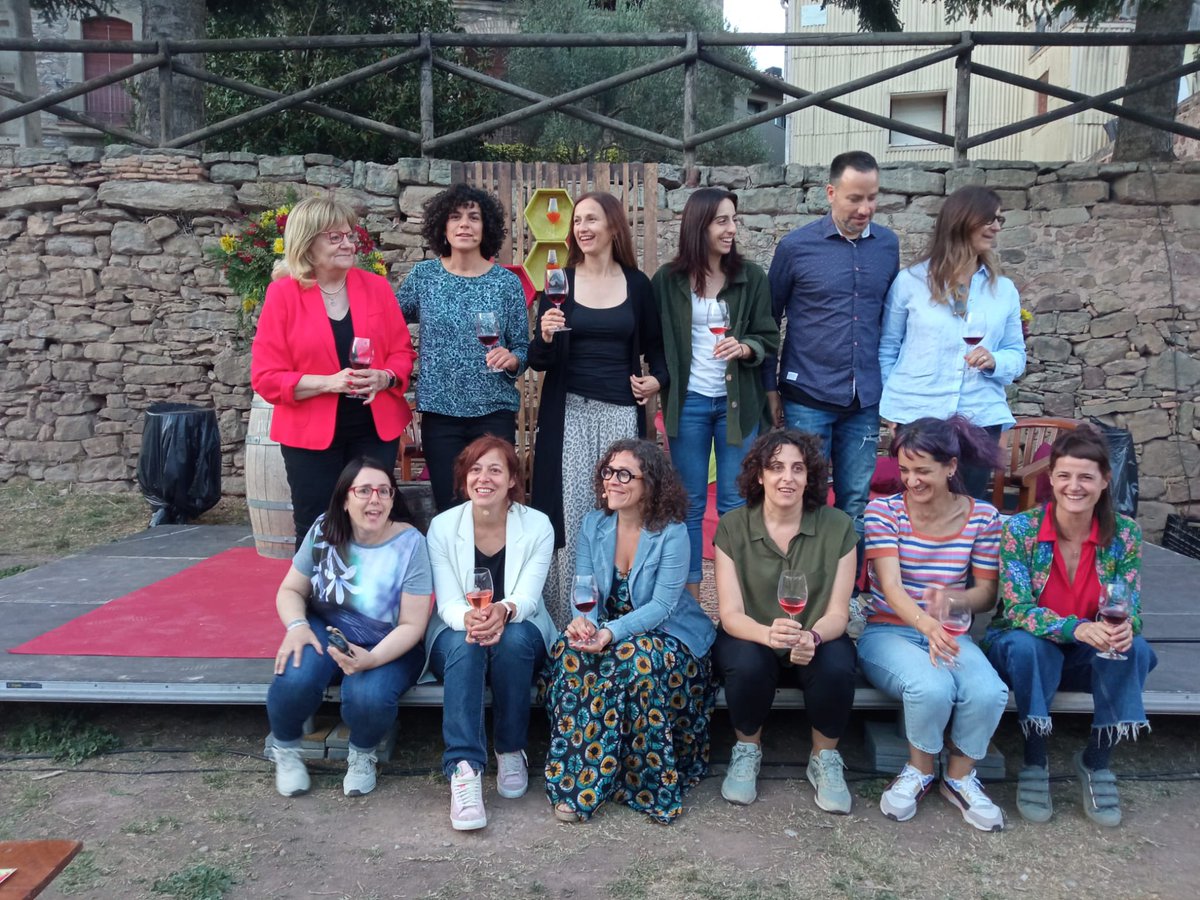 rtroyano's tweet photo. Gràcies per aquesta segona edició, d’aprenentatge i de diàleg. De transformació. De prendre consciència col.lectivament dels reptes que té el món del vi. Un sector essencial ple de veus amb talent #donesdevi https://t.co/xAIULwxrMX