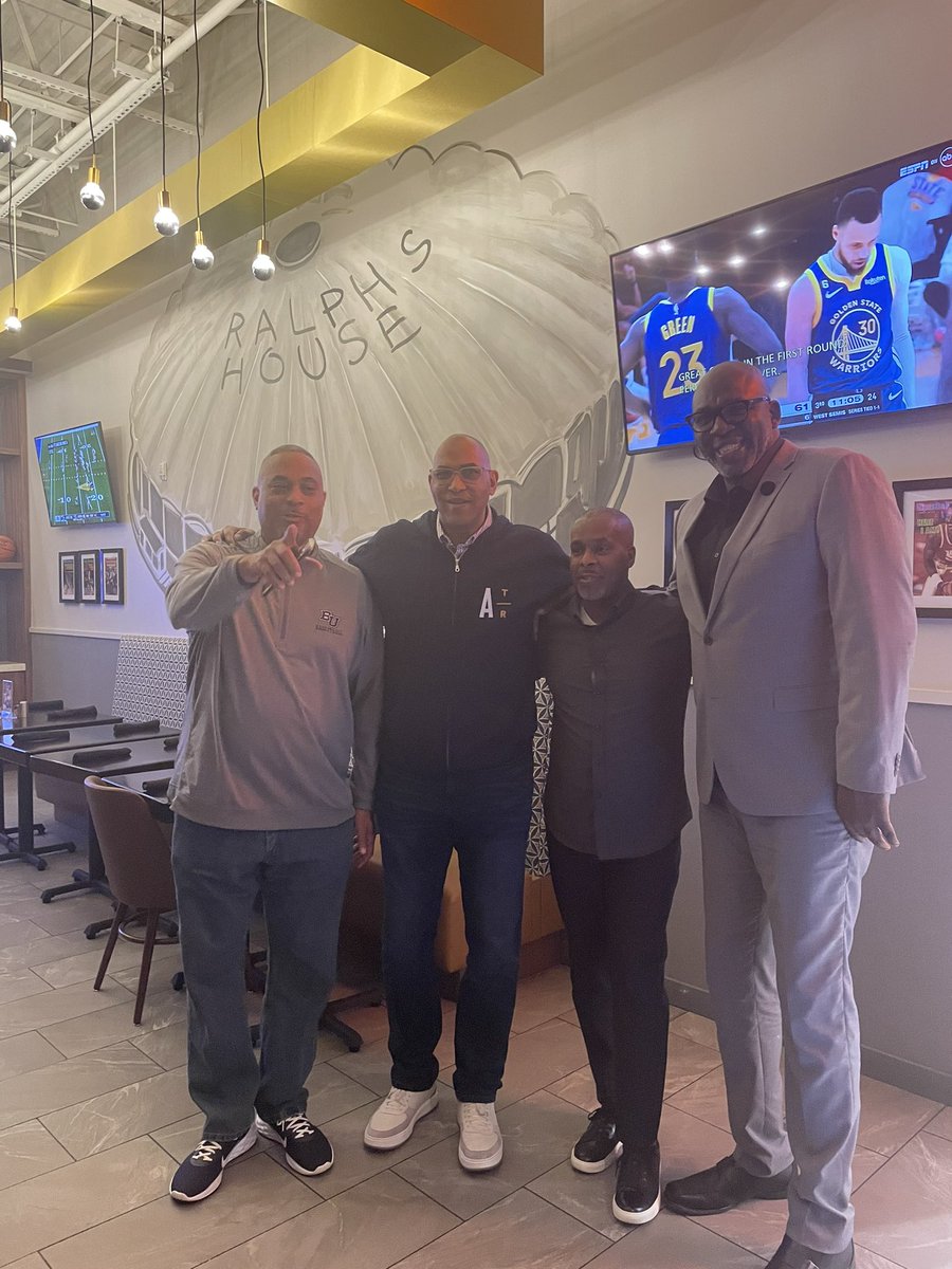 Great tribute to our COACH! Truly Impacted so many a variety of ways in, around and beyond the 🏀. 
#UVA