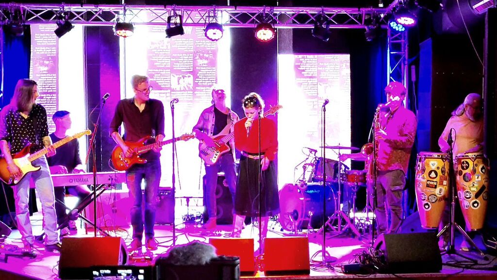 #monkeyjam @colored_monkeys in <a href="/dehip/">iwearhatsornot</a> ❤️ instagr.am/p/Cr8RriEtwD7/