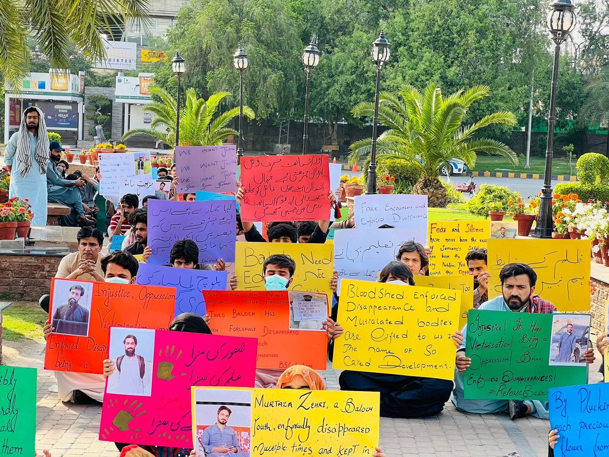 BSCLahore's tweet photo. Baloch Students Council, Lahore held a protesting rally today at Liberty Square against the illegal abduction of Baloch youth including Javed Baloch, Murtaza Baloch and Inayat Baloch!
#EndEnforcedDisappearances 
#SaveBalochStudents https://t.co/fC7ZYUSd7e
