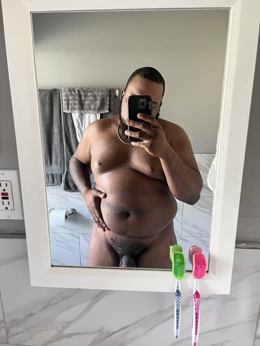 Sunday morning dad bod🤤 #chub #bi #belly #nsfw #nsfwtwt https://t.co/444hGninMd<a href="/tag/chub"class="tags">#chub</a><a href="/tag/bi"class="tags">#bi</a><a href="/tag/belly"class="tags">#belly</a><a href="/tag/nsfw"class="tags">#nsfw</a><a href="/tag/nsfwtwt"class="tags"><span>#nsfwtwt</span></a>