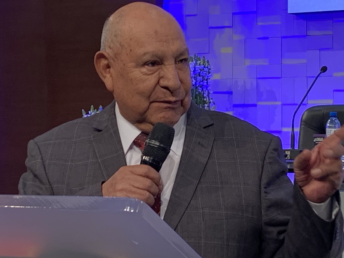 "Não somos bons administradores e profissionais, mas somos homens e mulheres de Deus. Mas somente vive assim quem passa tempo com Deus e luta, a cada dia, para andar com Cristo". Mensagem de <a href="/alejandrobullon/">Alejandro Bullon</a> aqui na Comissão Diretiva Plenária da Igreja Adventista do Sétimo Dia.