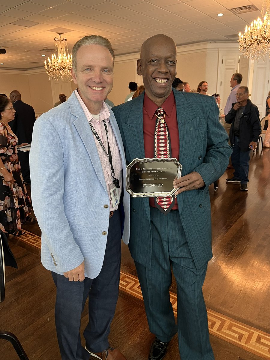 Claude Lane tweet media