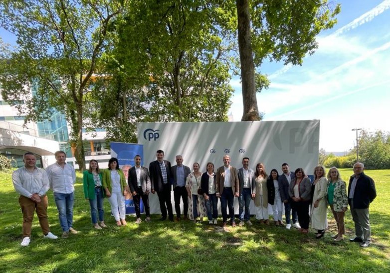LuisLopezLugues's tweet photo. 🔵 Comezamos o domingo na presentación da candidatura do Partido Popular de Silleda liderada por Ignacio Maril e que se vai converter no futuro goberno local de Trasdeza dentro de tres semanas. https://t.co/RlIBkxSa0O
