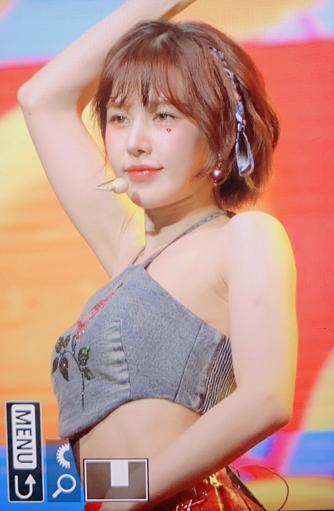 wenever940221's tweet photo. 230507 RtoV manila 체리몽몽아🥺 #웬디 #WENDY https://t.co/4vXpmLVBNR