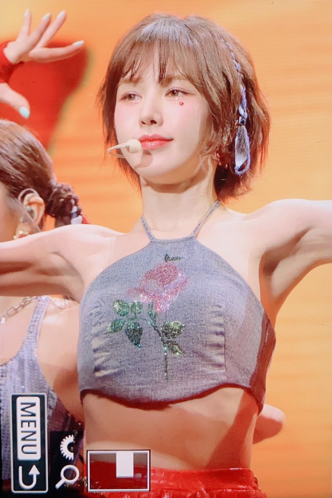wenever940221's tweet photo. 230507 RtoV manila 체리몽몽아🥺 #웬디 #WENDY https://t.co/4vXpmLVBNR