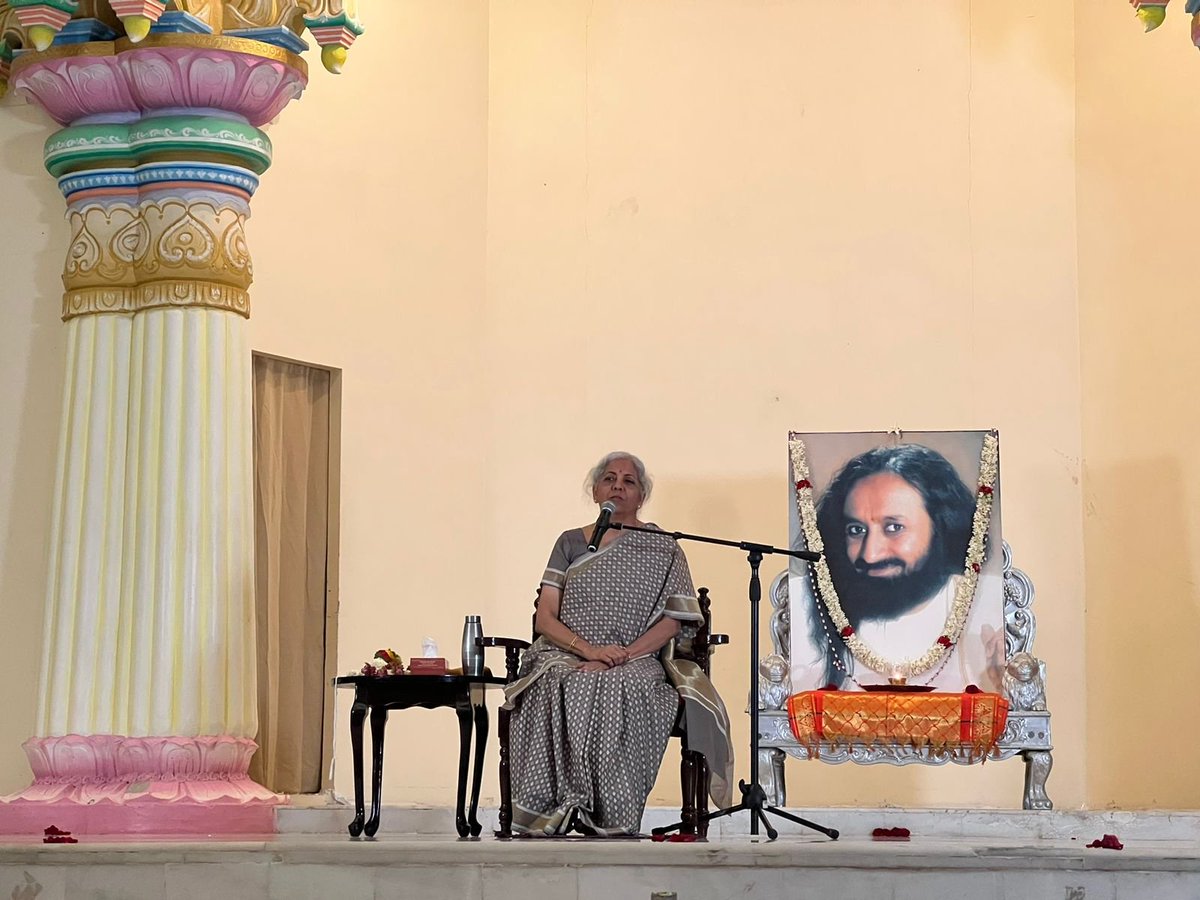 nsitharamanoffc's tweet photo. Smt @nsitharaman addresses and interacts with the Satsang audience  at The Art of Living International Center in Bengaluru. https://t.co/4eUnxeCwql