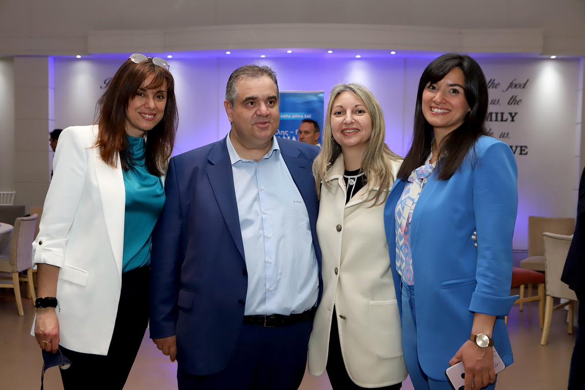 vspanakis's tweet photo. Σε Βύρωνα και Υμηττό ξεκάθαρο το μήνυμα καθαρής λύσης και καθαρής νίκης της Νέας Δημοκρατίας στις 21 Μαΐου.
#Βασίλης_Σπανάκης #Βασίλειος_Πέτρος_Σπανάκης #Πάντα_δίπλα_σας #Μαζί_Ξανά #vspanakis #notios_tomeas #nd #Βύρωνας #vironas #υμηττός #imittos https://t.co/9NvfN6iGE7
