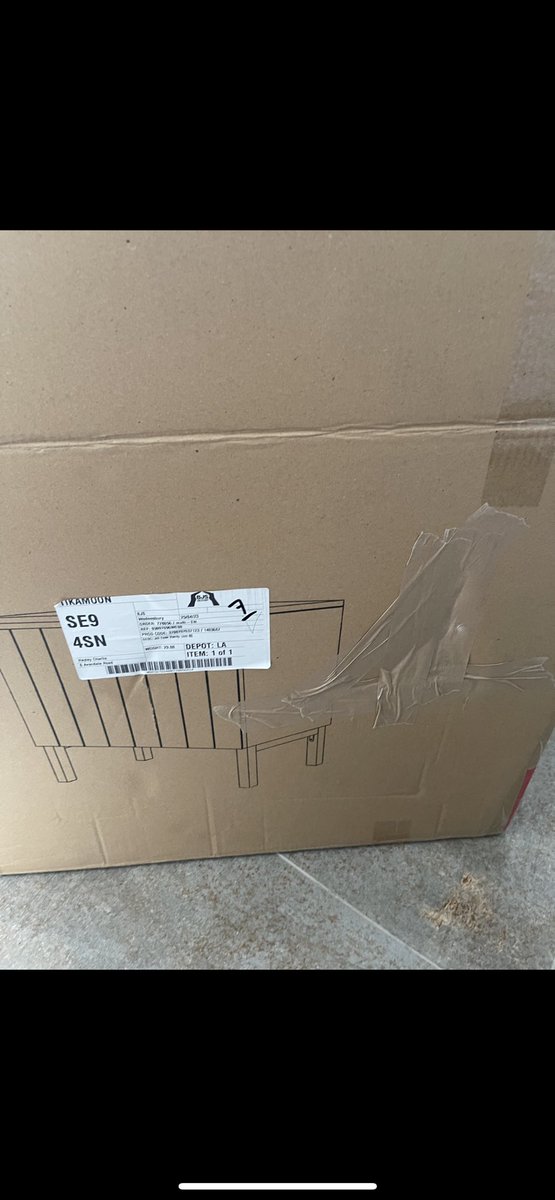 George_Hayley's tweet photo. @Tikamoon_UK your delivery man just delivered us a completely smashed up product. Absolutely shocking!! https://t.co/NgRFKo3DJS