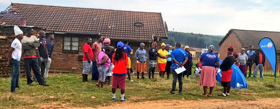 DA_Mpumalanga's tweet photo. 🎤 Public Meeting at Ward 3 (Mkhondo Constituency).
Our DA activists are on the ground!
Register online to VOTE the ANC out at: https://t.co/hvTRuwlMEG
#TheDAgetsThingsDone
#VoteDA2024 https://t.co/AH9SeTEXOK