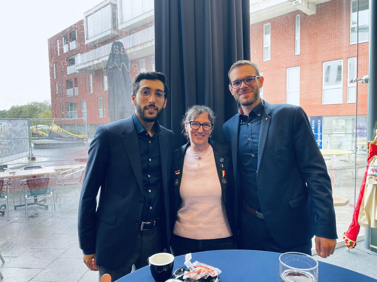 ArnaudM55's tweet photo. 🇫🇷🇪🇺 Avec @NassimAmajoud, nous étions ce matin à Oudenaarde, jumelle de @VilleArras pour commémorer la fin de la #WWWII. 🇧🇪🇪🇺
L’occasion d’y rencontrer une arrageoise d’origine. Avec son mari, ils sont attachés à faire perdurer le souvenir des français qui ont libéré la Belgique. https://t.co/5g73gIBOS2