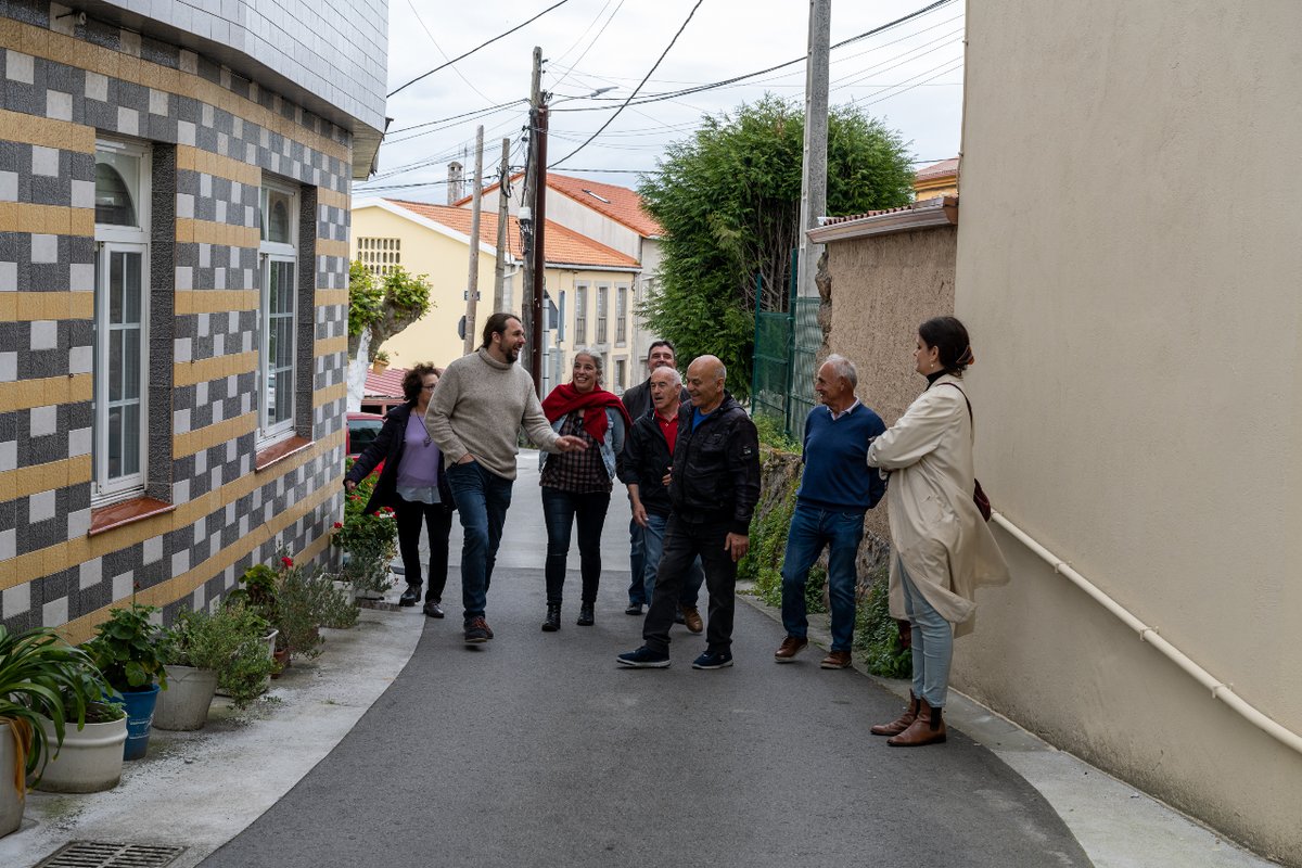 mareatlantica's tweet photo. #Feans precisa pacificar o tráfico, sobre todo na súa estrada principal. É un barrio tradicional e está a soportar o paso de vehículos pesados, que irá a peor cando estea a pleno funcionamento polígono de Morás.

#EnMaioVolvemos, con melloras para #Feans.  https://t.co/mpOPONwcS1 https://t.co/kIQUDoMh1g