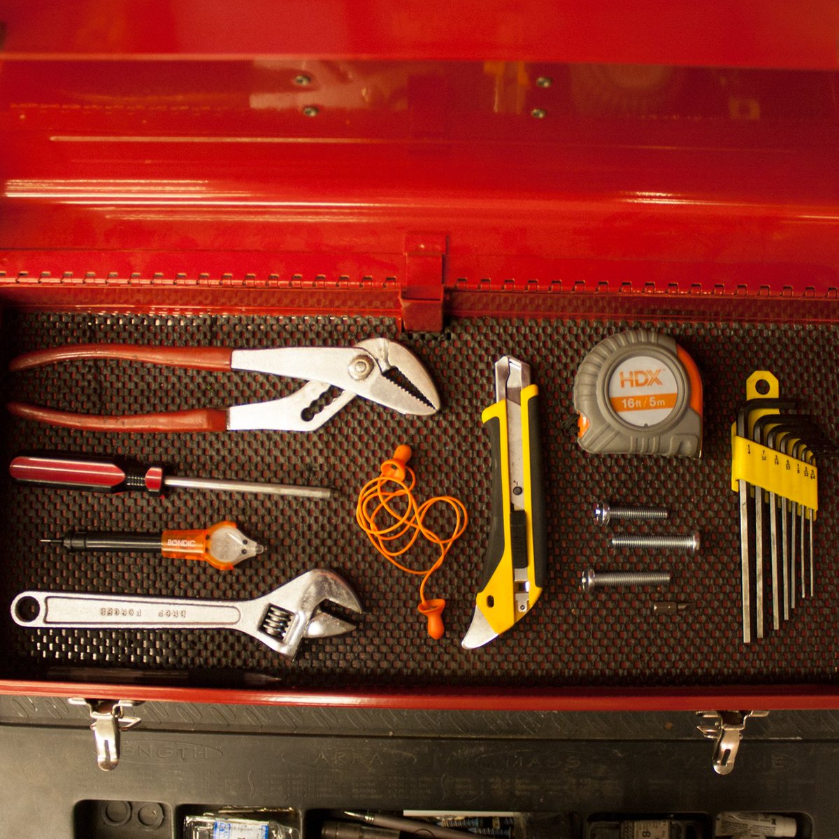 officialbondic's tweet image. Upgrade your toolbox with Bondic®. Say goodbye to bulky glue and hello to our pocket-sized 3D printer that can fix almost anything! #Bondic #ToolboxEssentials #DIY Mothers Day Sale Ongoing at notaglue.com/pages/mothers-…