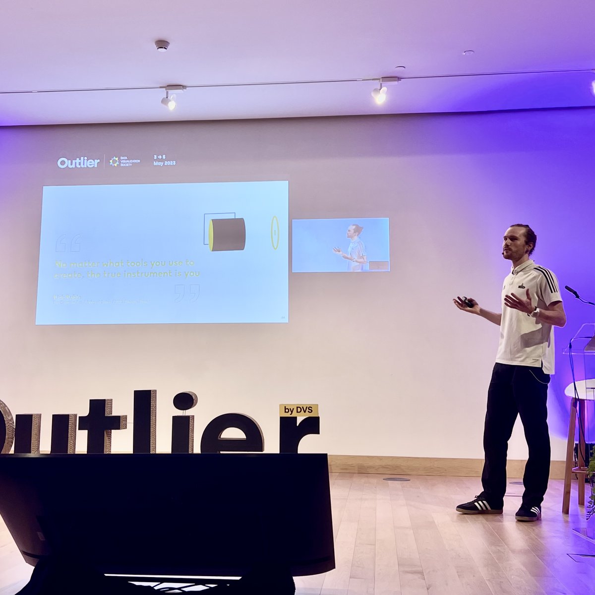 Fascinating talk by Jeremy Wanner at #Outlier2023, they are helping elite athletes using data projections &amp; visualisation in preparation for Paris 2024
Fun facts about Jeremy; he has no social media &amp; after #Outlier2023 he was going to ride his bicycle from Porto back to Paris!🚴‍♂️