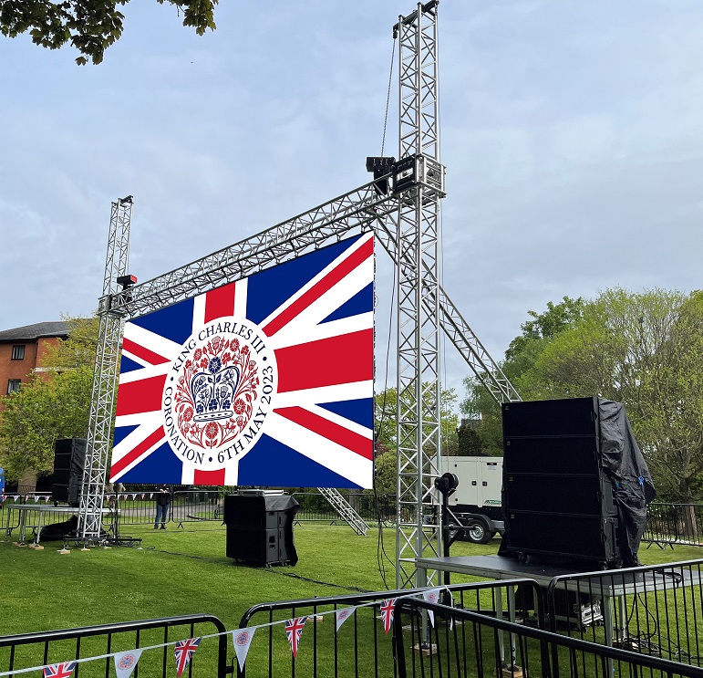 pa_hire_oxford's tweet image. One of our LED Screens in action for the Kings Coronation. #LED #Large_Screen #Kingscoronation #coronation #Big_Screen #Sound_Hire #Lighting_Hire #Stage_Hire #LED_Screen #Sound_And_Light_Guys