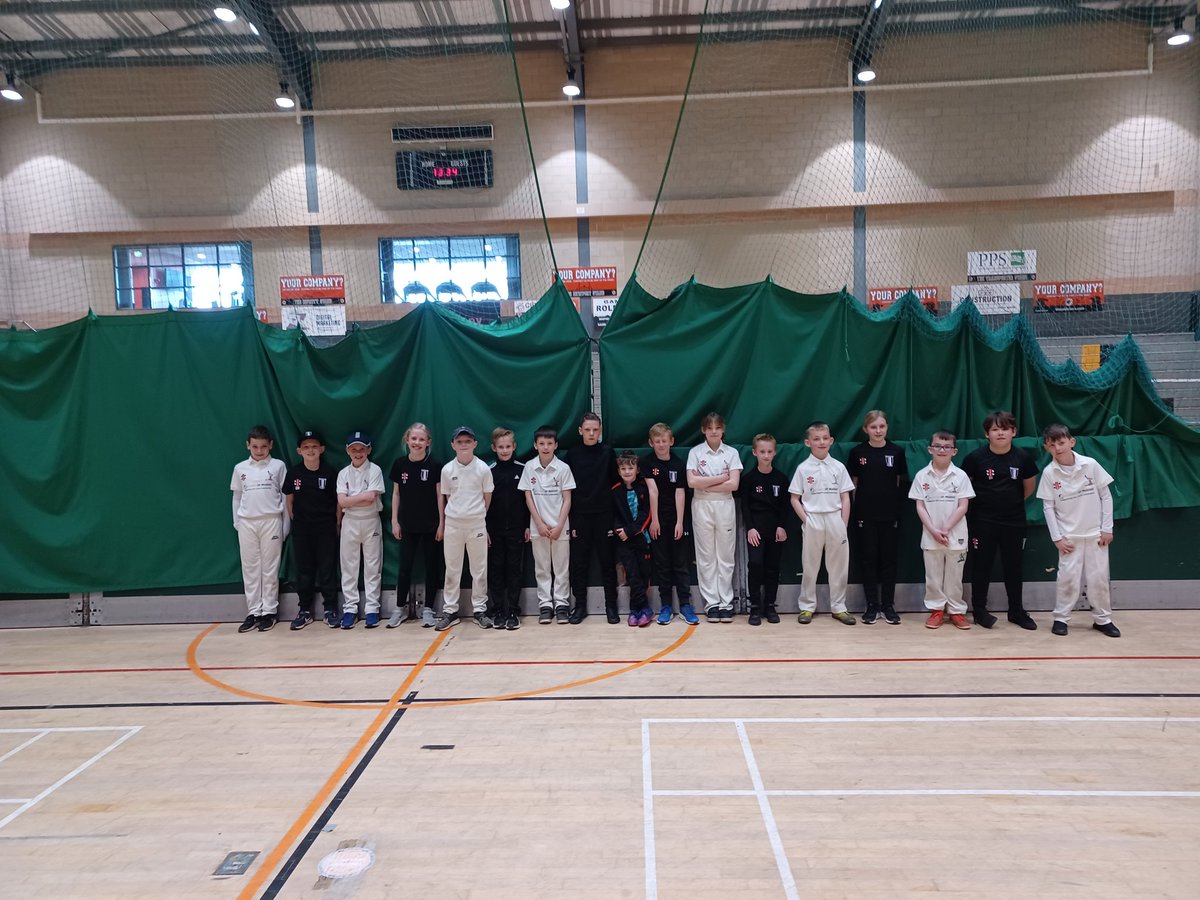Whilst the overnight rain wiped out the outdoor league programme this morning, decisive action from @cc_saltburn got an impromptu indoor friendly arranged with @MiddlesbroughCC 
This match included a debut for a player in each team #getthegameon