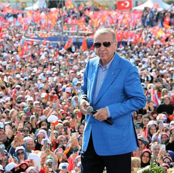 alpgulnur16's tweet photo. #Tarih Yeniden Yazılacak Böyle #Yazılmalı Dosta Güven #Düşmana korku #Vermeli 🇹🇷 🇹🇷 🇹🇷 https://t.co/1ZLJxhu2Ku