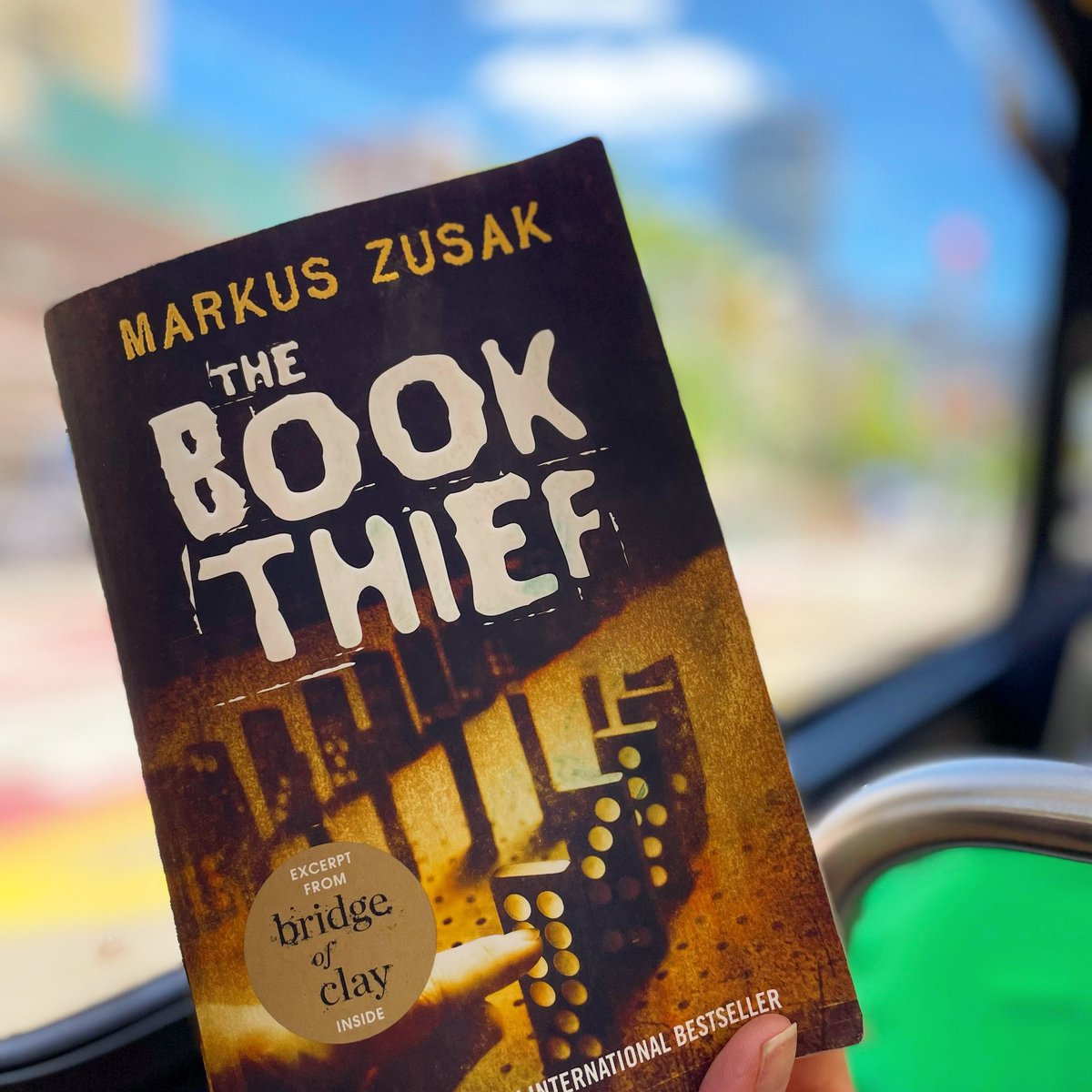 katieli74's tweet photo. @goodreads public transportation !!! https://t.co/RWMGt4pAIw