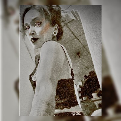 ViryMar880902's tweet photo. #NuevaFotoDePerfil y eres tú solo tu el que me quema la piel https://t.co/RAl1WqHBz1