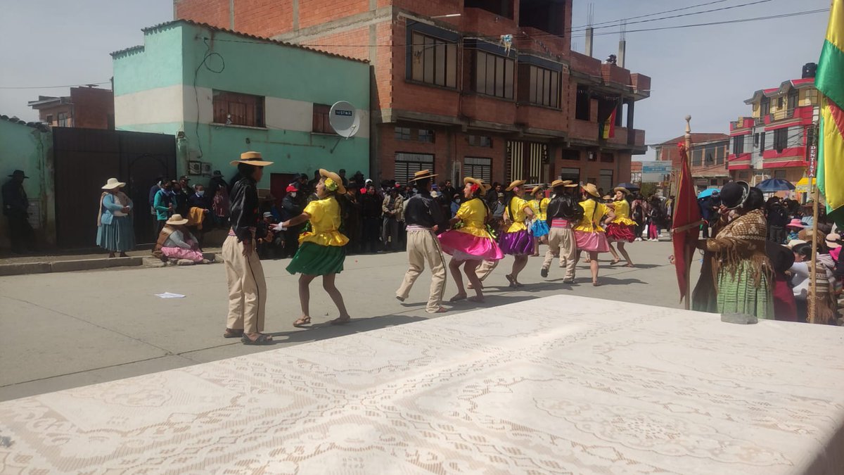 FabiolaConcejal's tweet photo. Representantes de la Comisión de Planificación y Desarrollo Productivo (COPLADEP) del Concejo Municipal de #ElAlto, participan en los actos por el XX ANIVERSARIO de la Urbanización Bautista Saavedra U. V. "G" DM-14.
#FabiolaFuruyaConcejal
#COPLADEPConcejoMunicipalElAlto https://t.co/M13X51Dz9J
