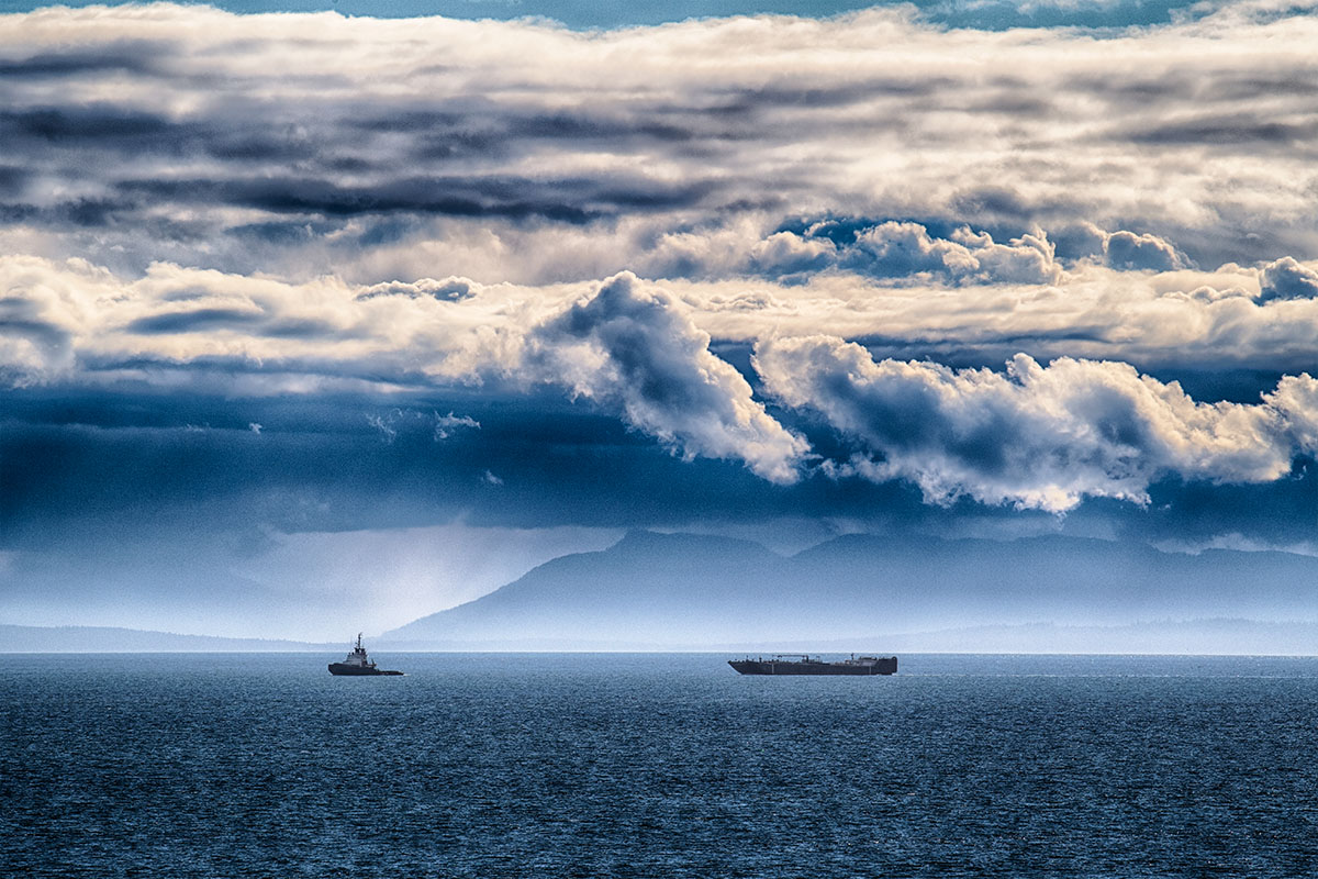 bigsnit's tweet photo. Tug with tow. Southern Strait of Georgia, near Vancouver. #vancovuerisawsome #vancouver #workingboat #tugboat #straitofgeorgia #salishsea #howesound #canada #britishcolumbia #bc #maritime #pnw https://t.co/Gl8YcBRFLH
