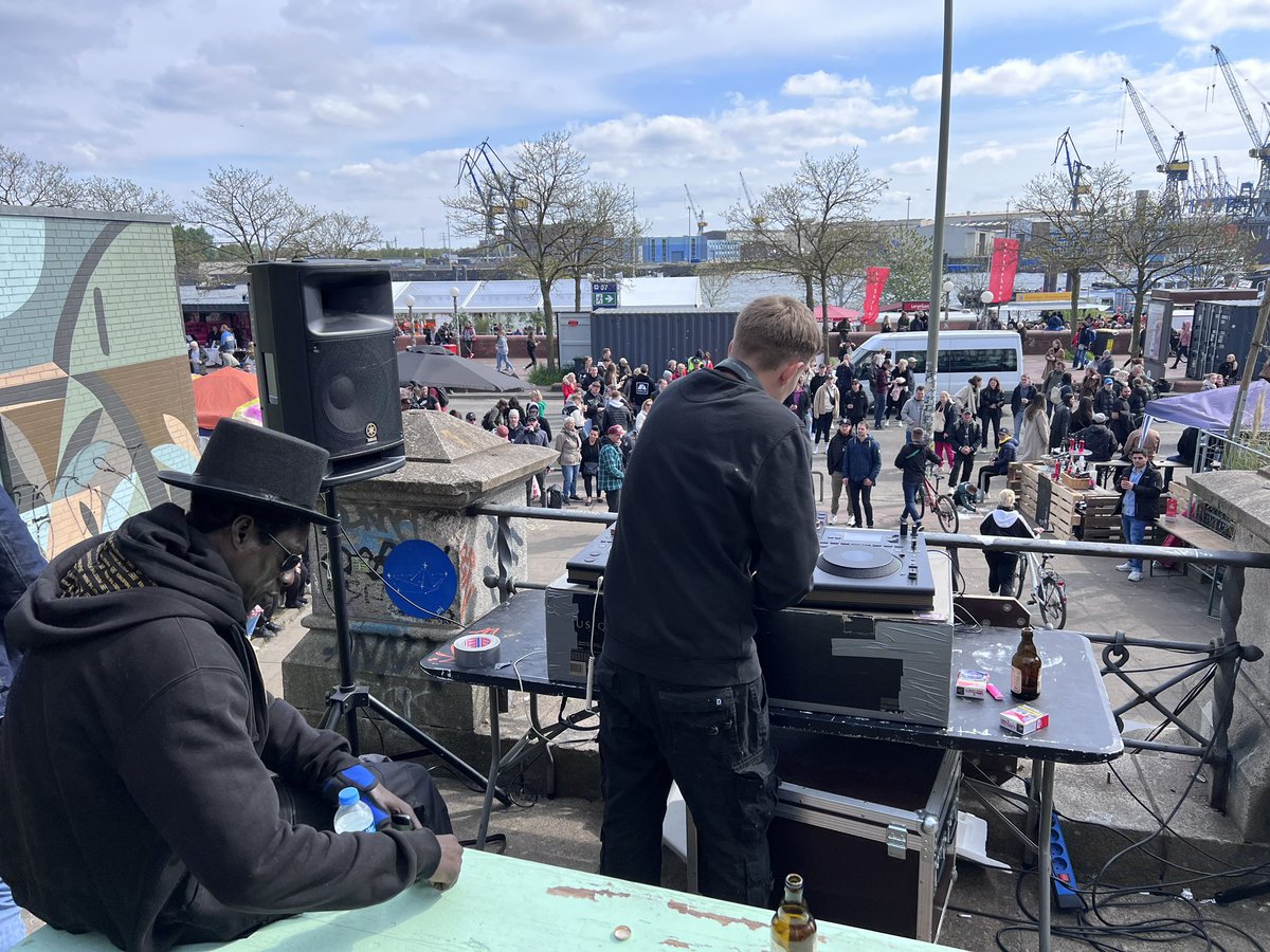 Melrenterr's tweet photo. @punk4762 #crytopunksnft #punksontour #dj  #pirate #germany https://t.co/wiTiHJ4q26