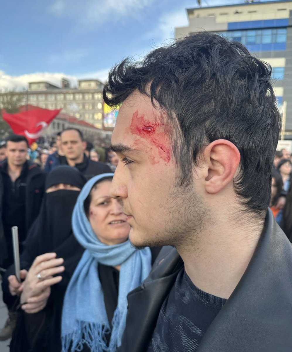 Ama kafanızı serin tutun. Demokrasiye inanmış kişiler provakasyona gelmez. 
Bizde son sözümüzü 14 mayısta sandıkta söyleyeceğiz.