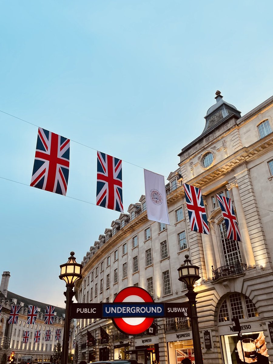 MissTravel91's tweet photo. Week-end d’anniversaire surprise à Londres 🇬🇧💂🏼‍♀️❤️ #mercicheri https://t.co/lu8UoJSon0