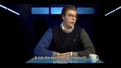 liekens_wim's tweet photo. Allemaal tof en zo dat we vandaag te weten komen wie #demol is, maar ik wacht al 10 weken op meer uitleg over die omgekochte flik.. #cafedemol https://t.co/prYAK5X3Lp