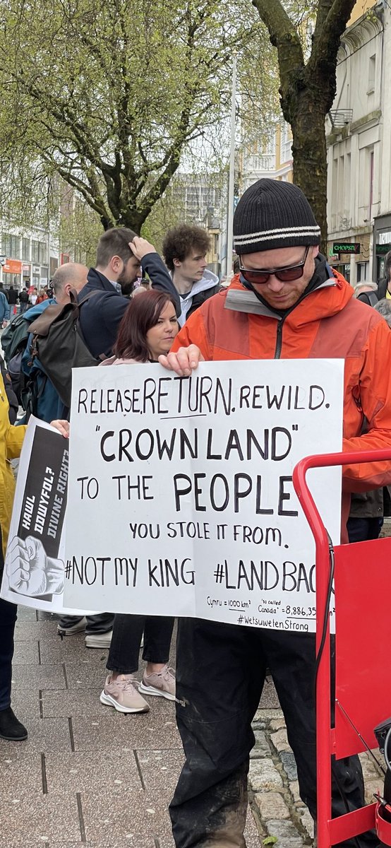 sharktimeuk's tweet photo. πΈπΈπΈ Not my King π Protest, Cardiff #notmyking #kingcoronationday #kingcharles #kingcharlescavalier #kingcoronation #kinguk #kingcharlesiii #notmykings #kingcharlescoronation #cardiff @DrRoundglasses Full videos on YouTube π : https://t.co/Bq28315Nhi https://t.co/k1JJOzuARh