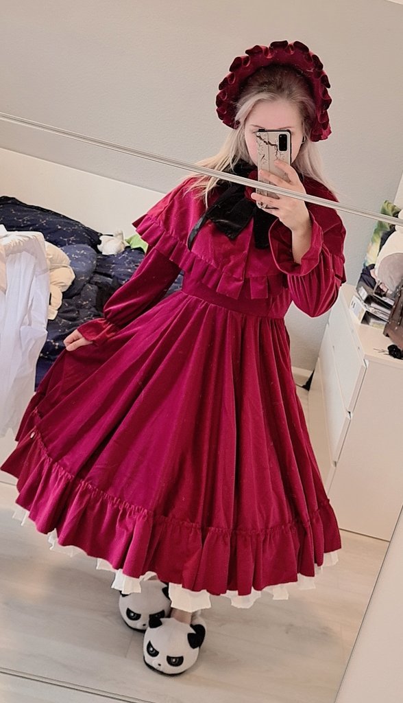 Ich werde genau diese Pandahausschuhe zu dem Cosplay tragen 🤣 ich finde die passen super dazu