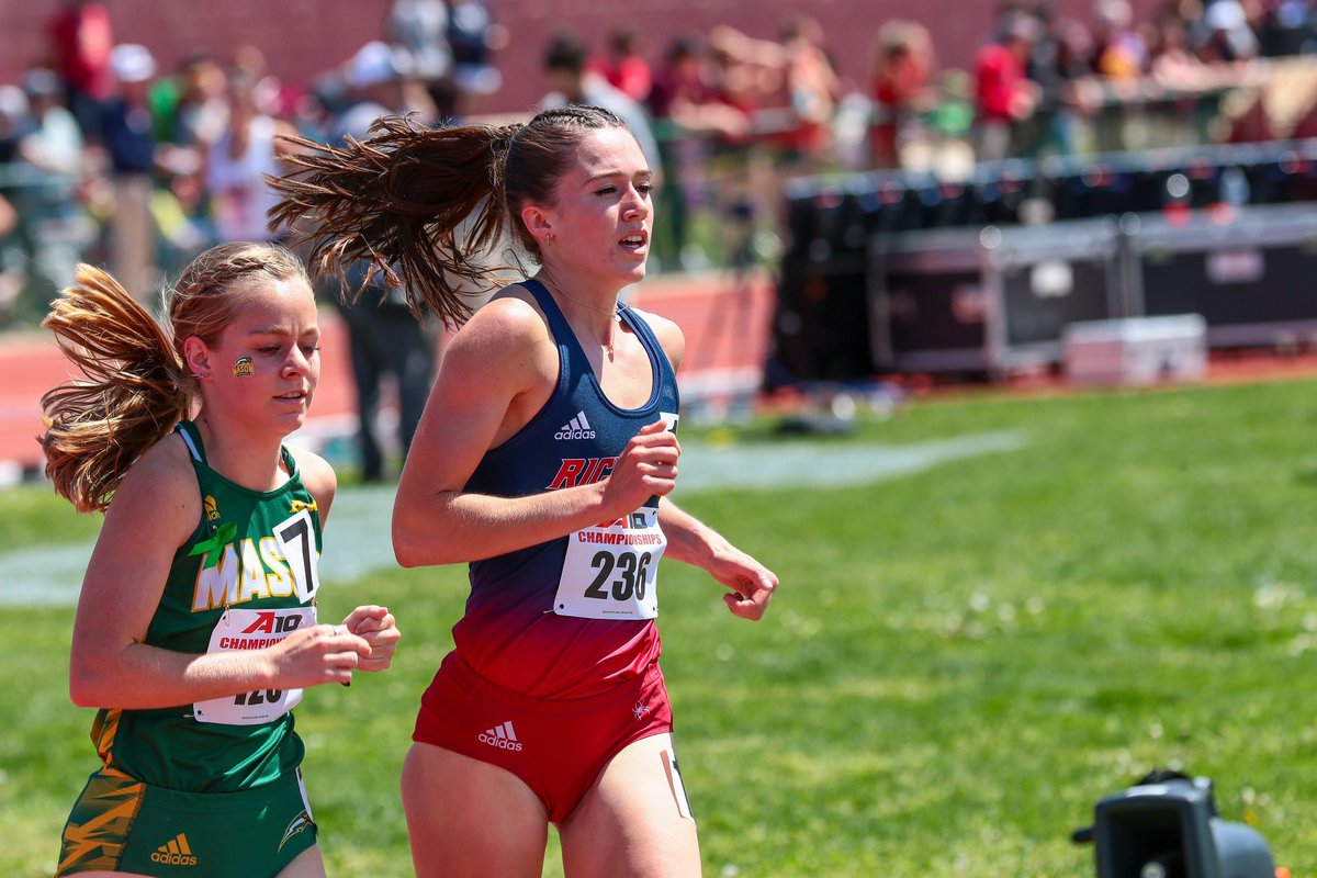 Madison Trippett (17:17.26) finishes 5th in the 5,000M, leading 3 Spiders in the top 15. Laurel Kurtz is 11th (17:52.77) and Anna George (18:12.43) is 15th. #OneRichmond