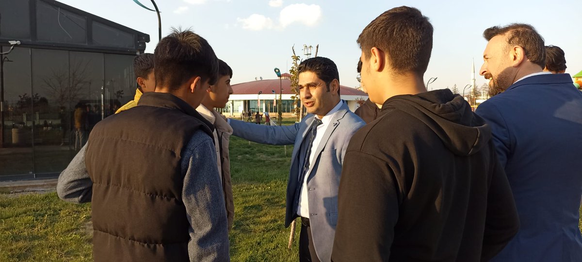 Bugün Van Tuşba ilçemiz İskele sahilinde seçim saha  çalışmalarımızı yaptık. Her yerde hava çok güzel Teşekkürler Tuşba Teşekkürler Van. 
Geleceğimizi hep birlikte geri alacağız! 
<a href="/vekilince/">Muharrem İNCE</a> @memleket_il