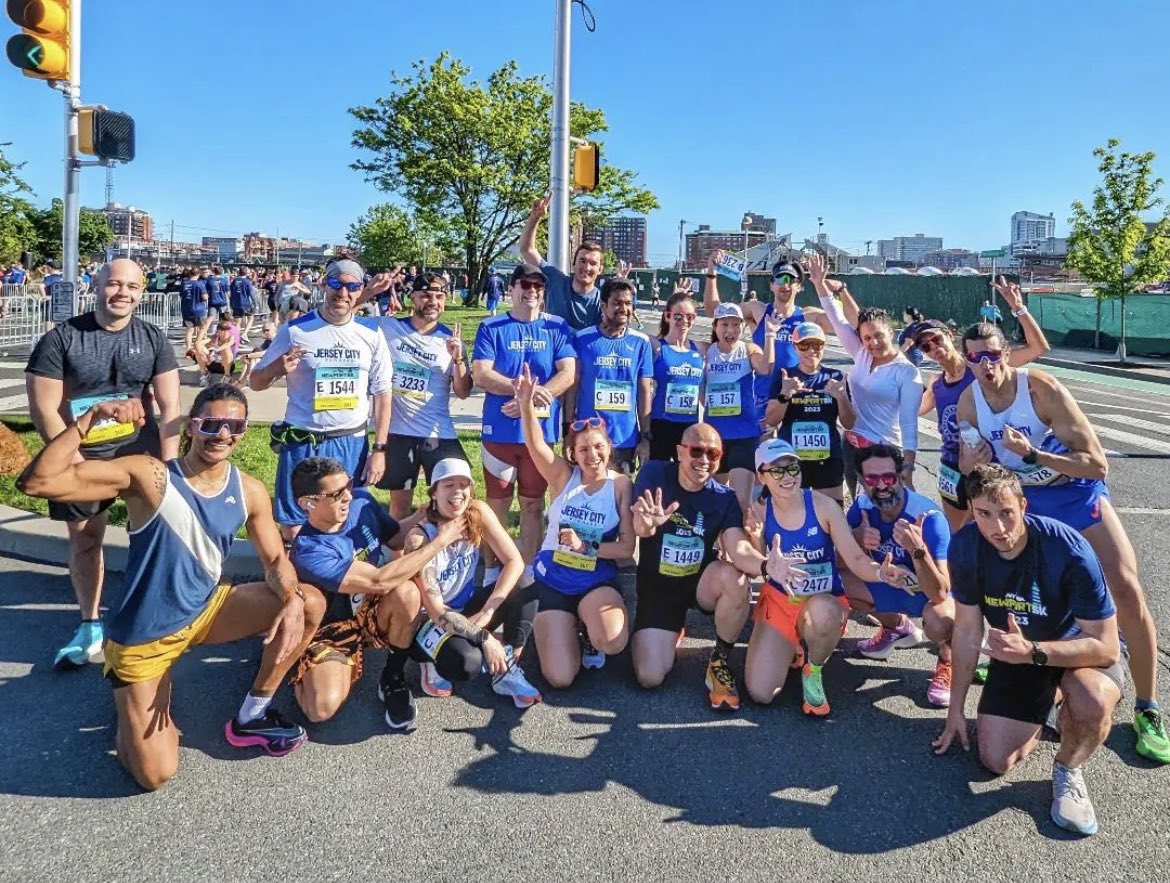 JCRunners's tweet photo. The @nyrr Newport 5K was this morning and since it’s in our city we show up to race. Plenty of PRs and moving up corrals today. 
📸: Amarpreet https://t.co/T1PiFN5SUw