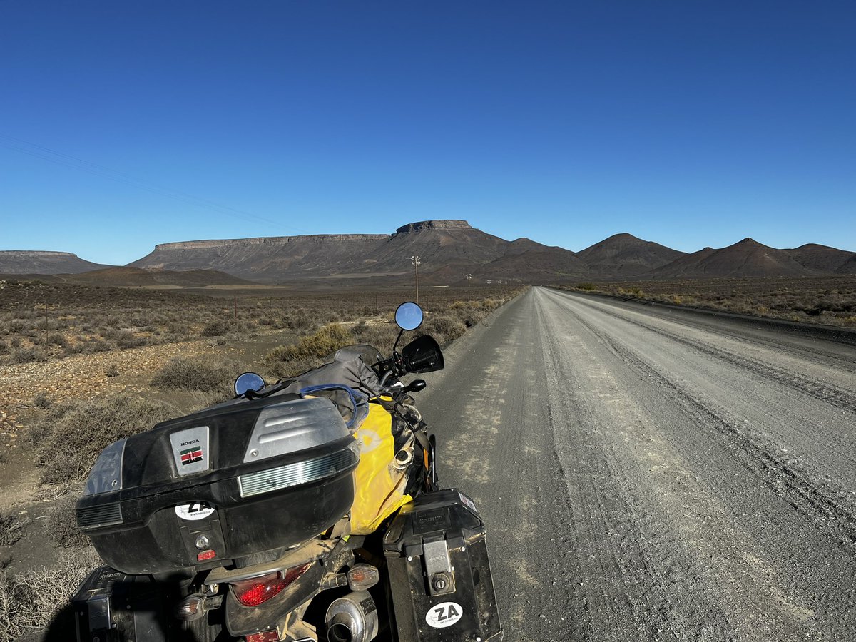 MaoAmis's tweet photo. In #Clavinia I had to decide to either head back and play safe or brace a 250km ride through #Tankwa Karoo National Park to #Ceres, with no Petrol Station in between🤔. Guess what I chose🤣 https://t.co/RyH3TPIFtY