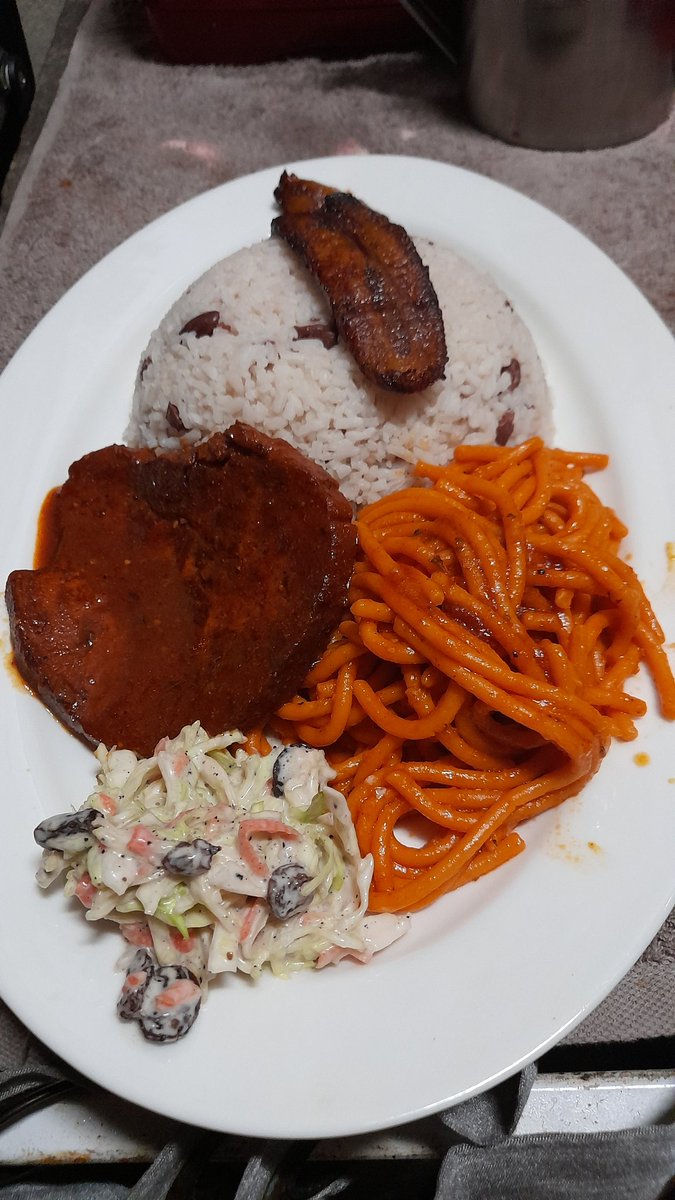 😎💋😍termine mi dominguera temprano 💋ISE ARROZ 🍚 CON CON COCO 🥥 Y POROTOS ADENTRO MACARRONES🍝CHULETA 🥩 AHUMADA GUISADA ENSALADA DE REPOLLO 🥬ZANAHORIA 🥕 PASITAS Y USTEDES SABEN MIS TAJADAS🍌🍌🍌😍🔥😈NI YO MISMA SOPORTE🤤