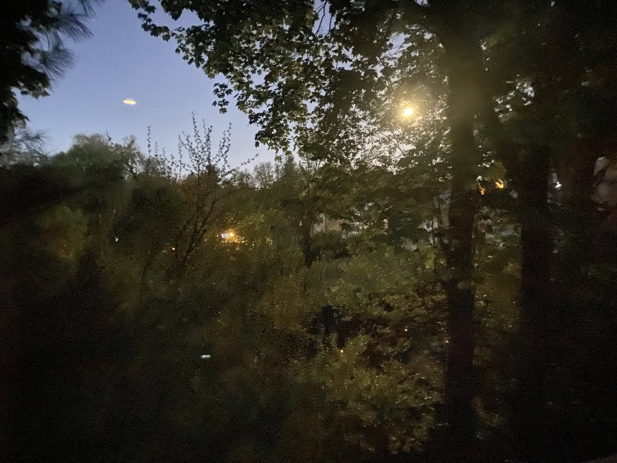 This picture was taken at 4:49 am near Hamden, Connecticut.
May 7, 2023. W. Lloyd.