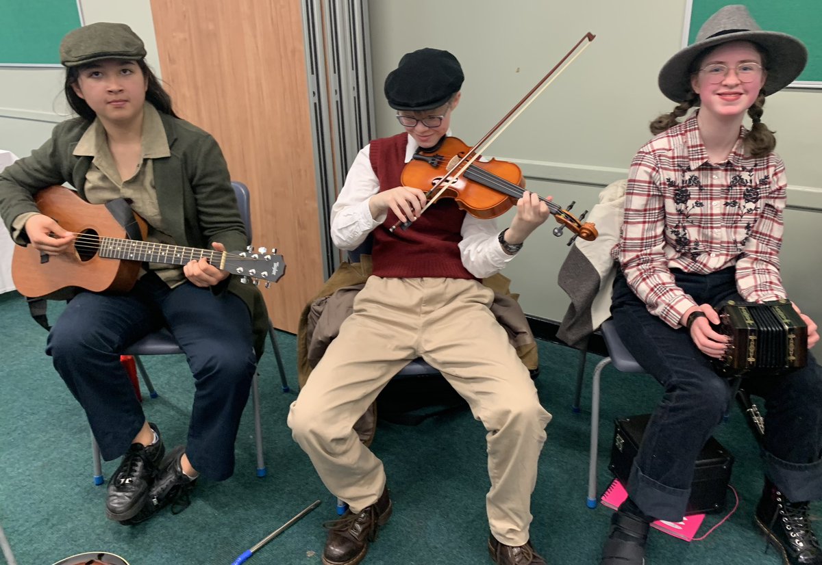 histforall's tweet photo. @mountmercycork Decade of #Centenaries presentations - role plays on 1918 Election, Burning of #Cork, Signing of Anglo-Irish Treaty, Debates on Treaty 1920s style #histedchatie @CorkHTA https://t.co/iC5e5LVOX7